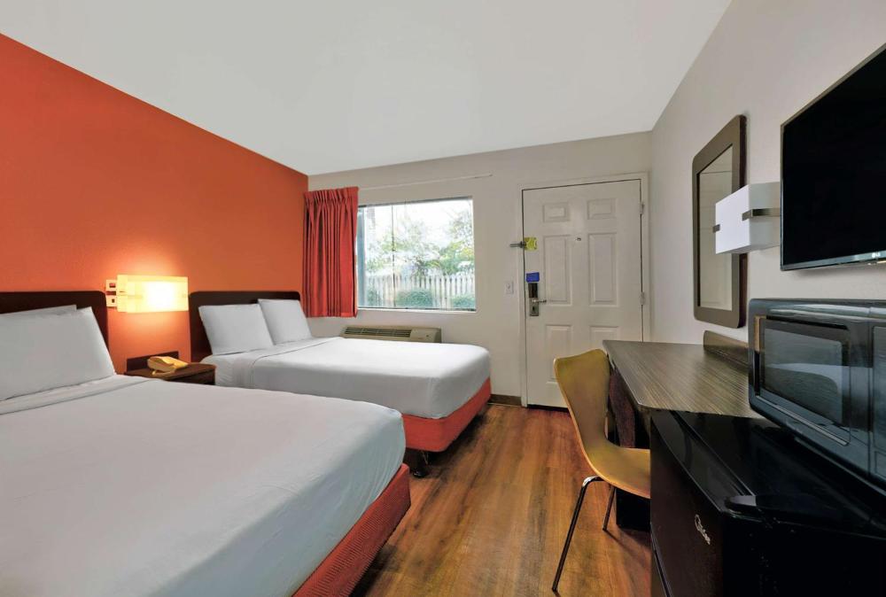 Double Room - Disability Access - Roll In Shower interior